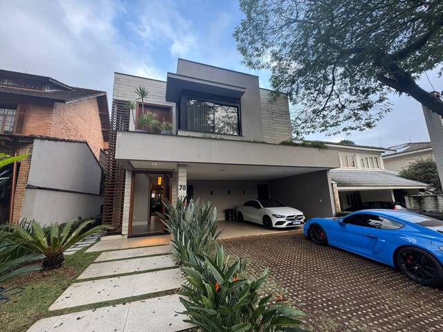 #142 - Casa para Venda em Santana de Parnaíba - SP