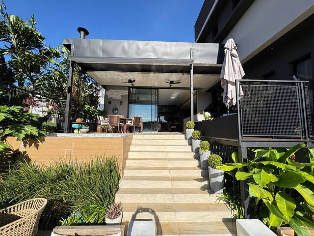 #144 - Casa para Venda em Santana de Parnaíba - SP