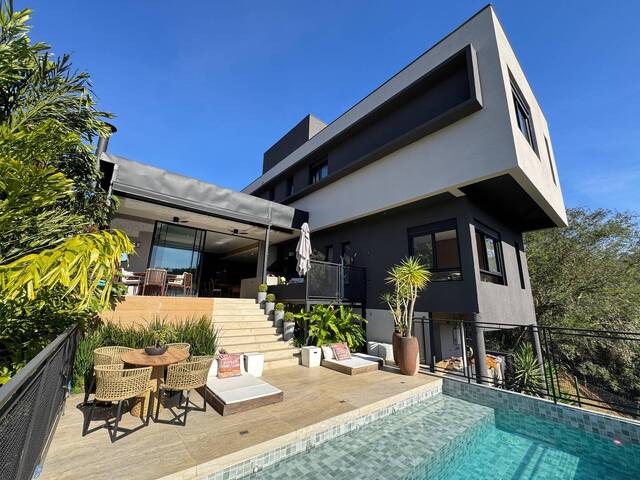 #144 - Casa para Venda em Santana de Parnaíba - SP