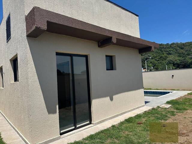Casa para Venda em Atibaia - 4